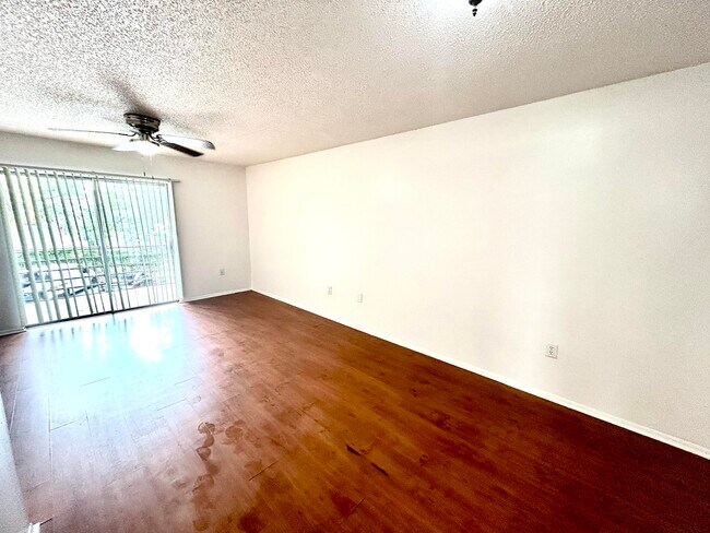 Building Photo - 4314 NW 9th Ave