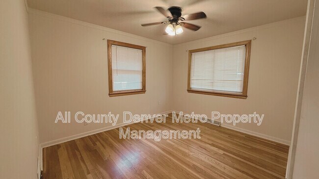 Building Photo - 273 S 13th Ave