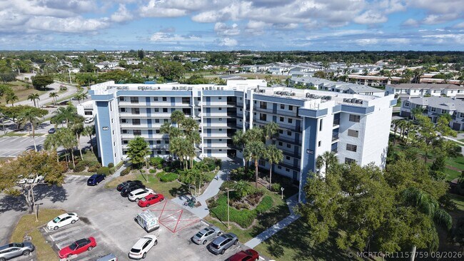 Building Photo - 4640 Lucerne Lakes Blvd W