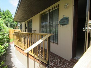 Building Photo - 1514 SW 22nd Ave