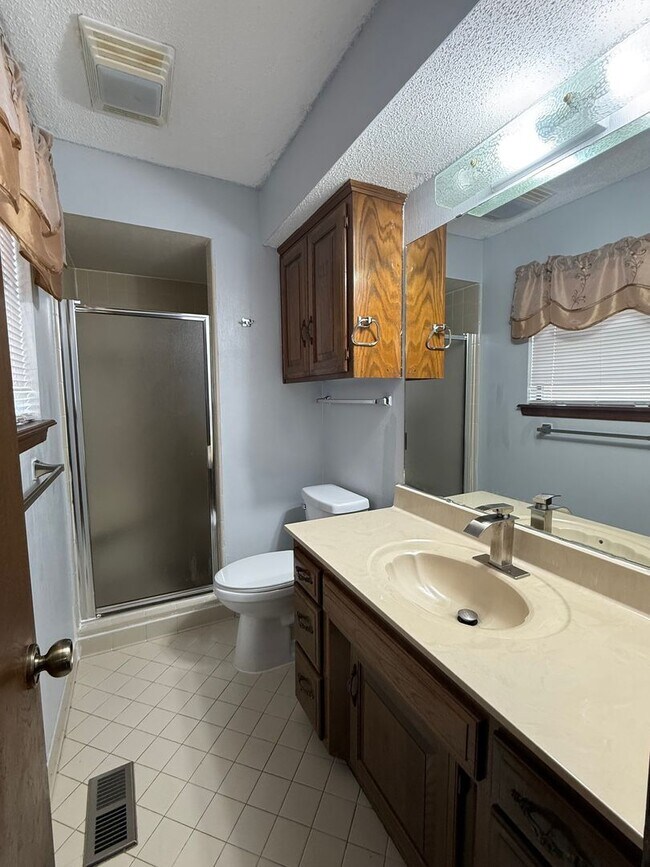 Building Photo - Must See! Welcome home to your new 3 bedroom, 2 bath home!
