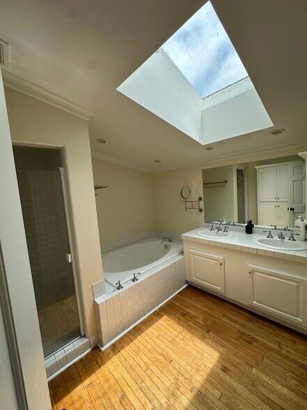 master bath - 1127 Virginia Way