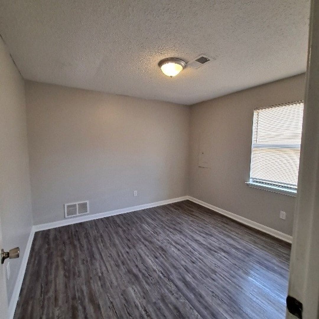 Building Photo - 2717 Carnes Ave