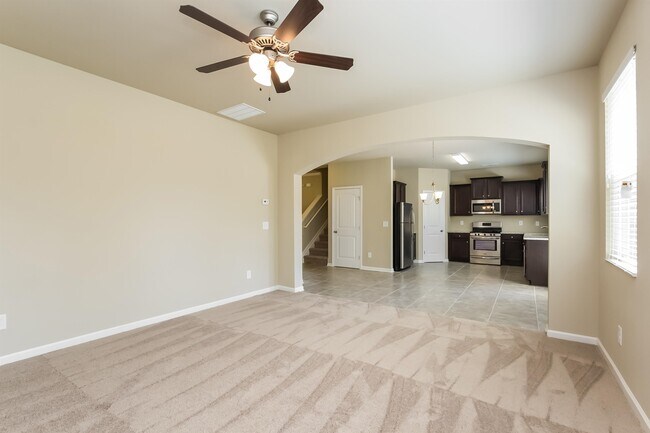 Building Photo - 207 Comet Ct