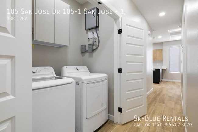 Building Photo - 105 San Jose Dr