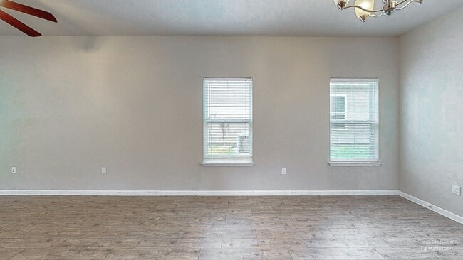 Building Photo - We are offering a November move-in special...