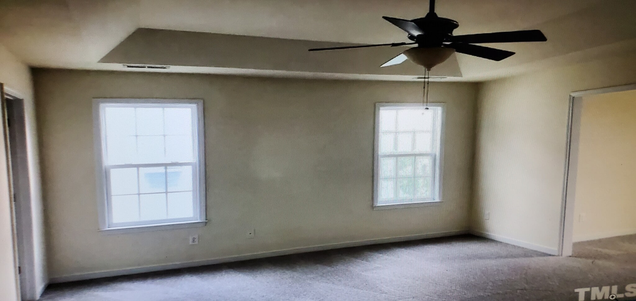 LARGE MASTER BEDROOM W/TRAY CEILING - 805 Pristine Ln