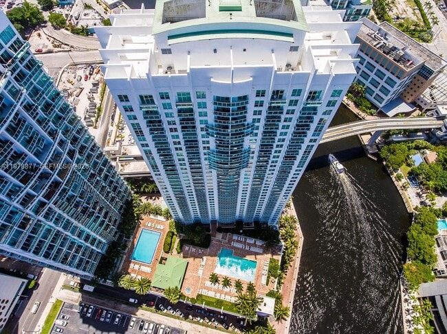 Building Photo - 31 SE 5th St