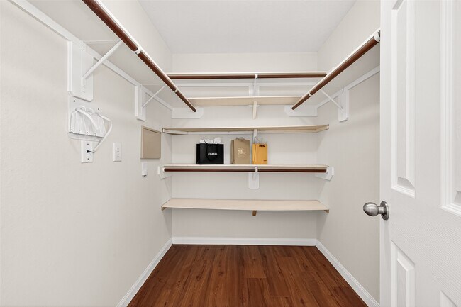 Building Photo - 5943 Stockholm Ct