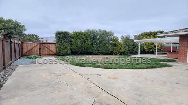 Building Photo - Lovely South Salinas Home for RENT!!!