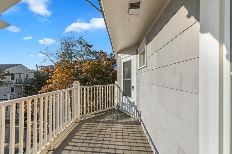 Building Photo - 56 Hobson St