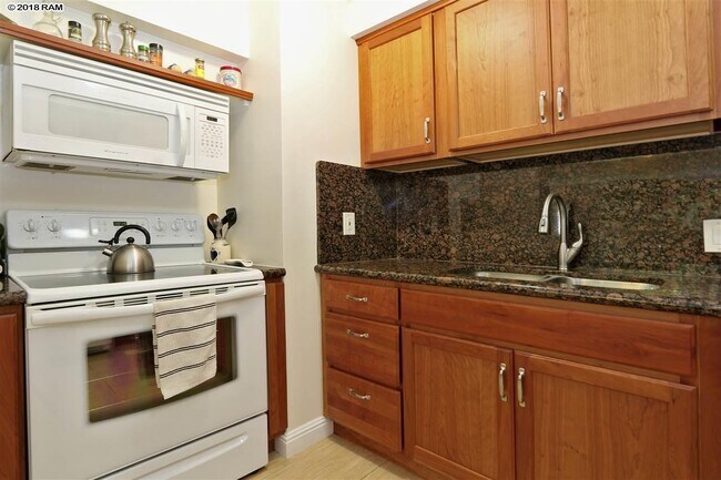 Building Photo - NICELY REMODELED- Furnished - Kalama Villa 1 Bed / 1 Bath -Central Kihei very close to the beach