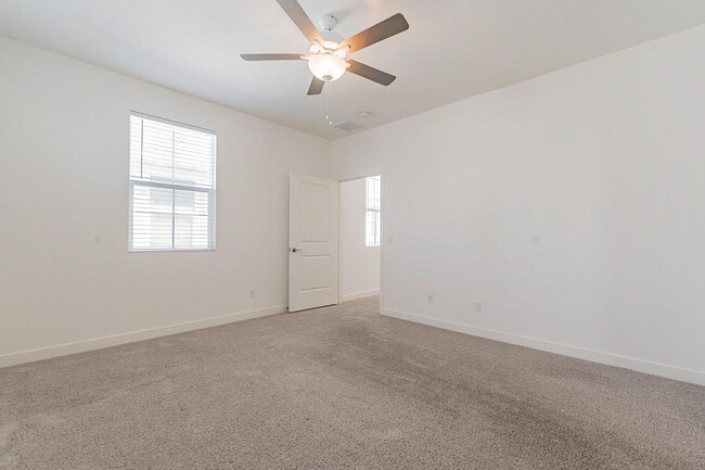 Building Photo - 5538 S Dillon