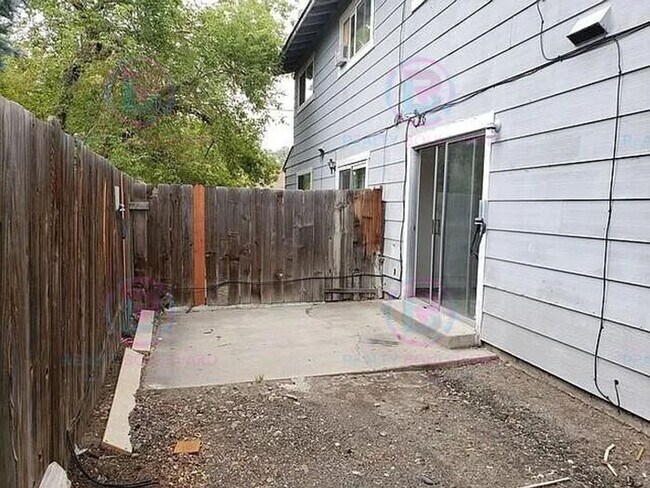 Building Photo - Spacious 2 Bed, 2 Bath Apartment with Private Patio