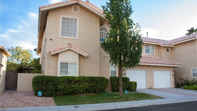 Primary Photo - 9309 Scenic Mountain Ln