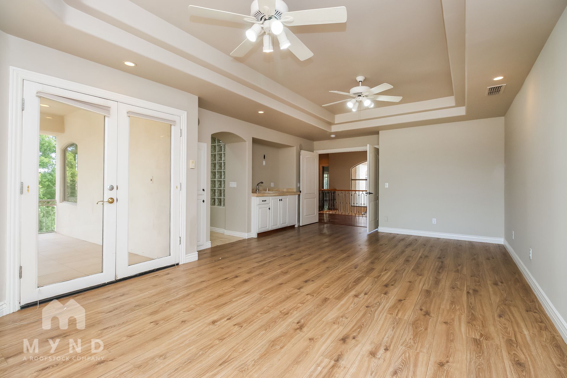 Building Photo - 1501 E Treasure Cove Dr