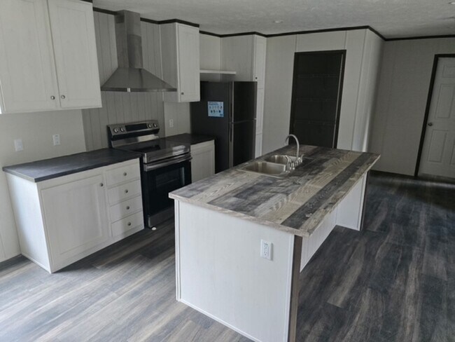 Building Photo - 132 Galahad Dr