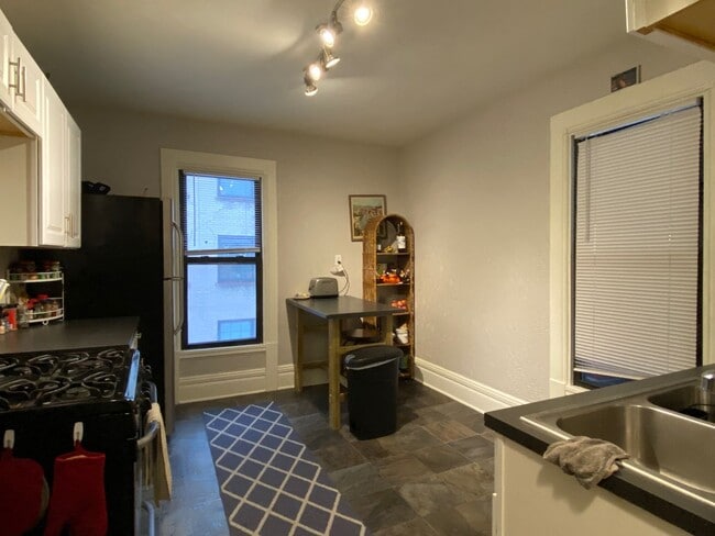 Building Photo - 3136 Lyndale Ave S