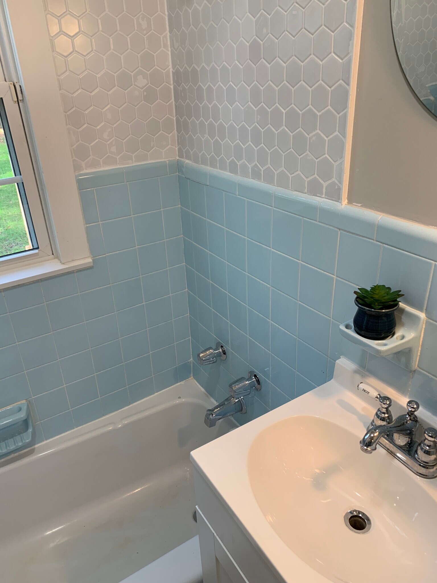 Building Photo - 114 Ellinor St