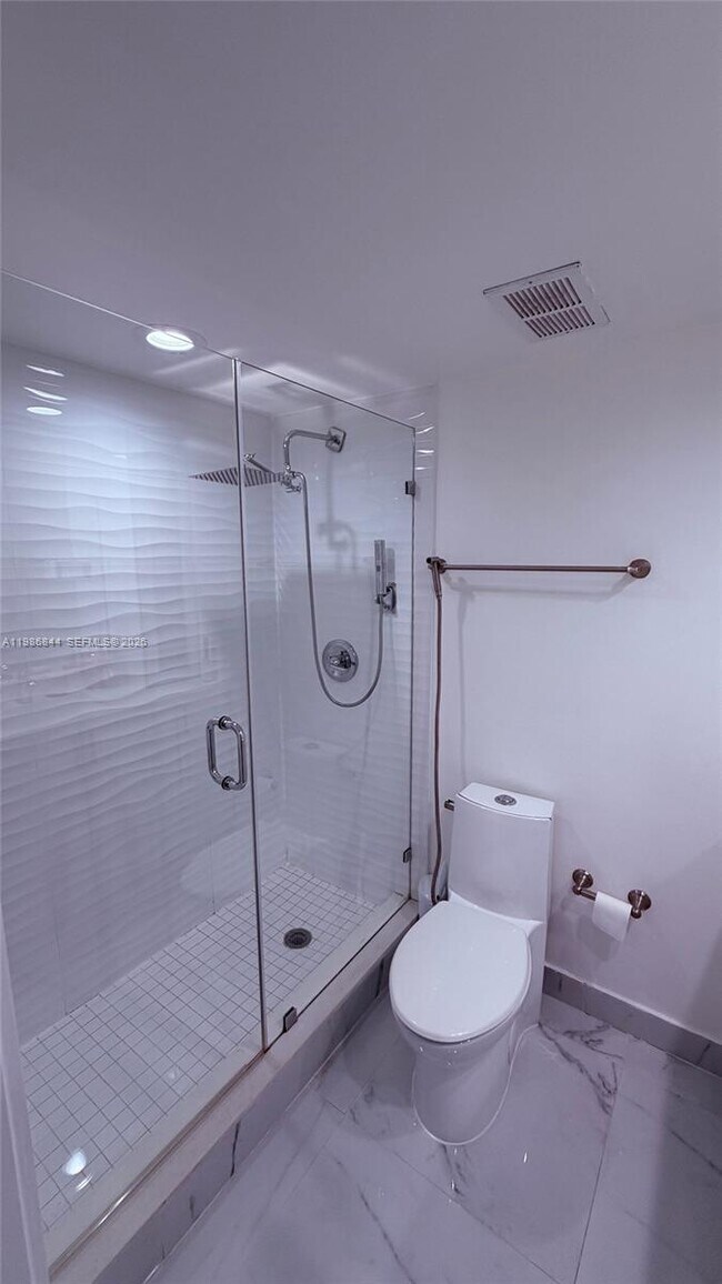 Building Photo - 8033 Lake Dr