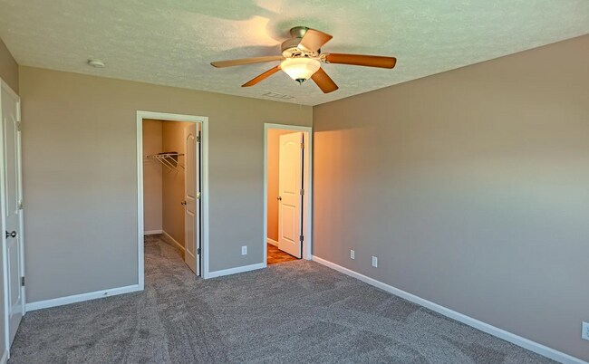 Building Photo - 2403 Cushing Dr