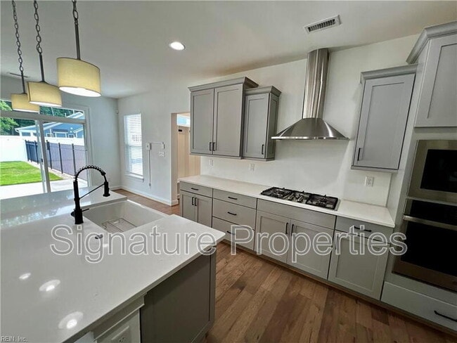 Building Photo - 309 Cairns Rd