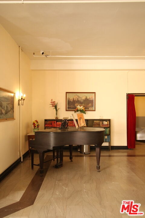 Building Photo - 2121 James M Wood Blvd