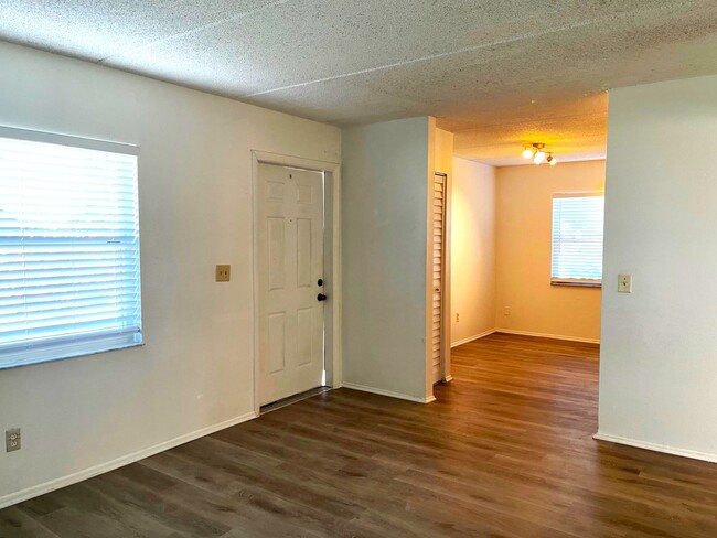 Building Photo - Palm Gardens Community