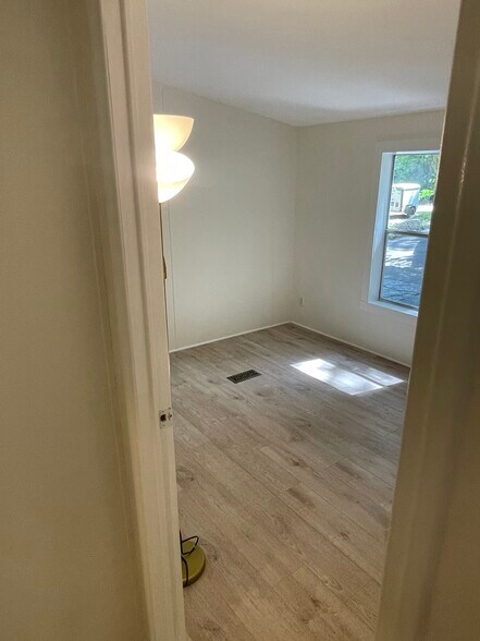 Building Photo - 22957 Pine Rd