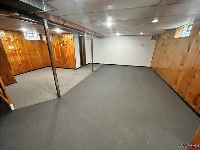 Building Photo - 13 Satinwood Dr