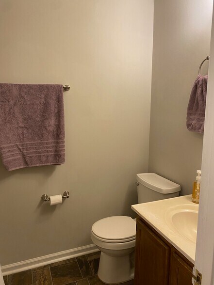 Building Photo - 1511 Creekwood Ct