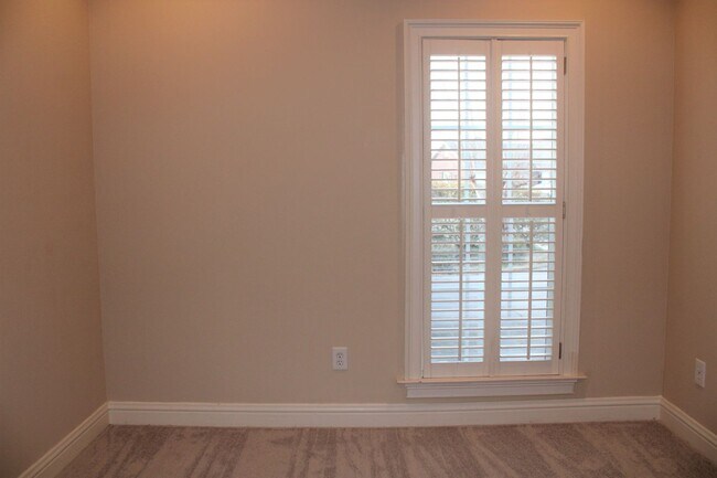 Building Photo - Home for Rent in Deer Creek!