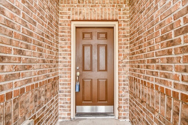 Building Photo - 6615 Poplar Rose Ct.
