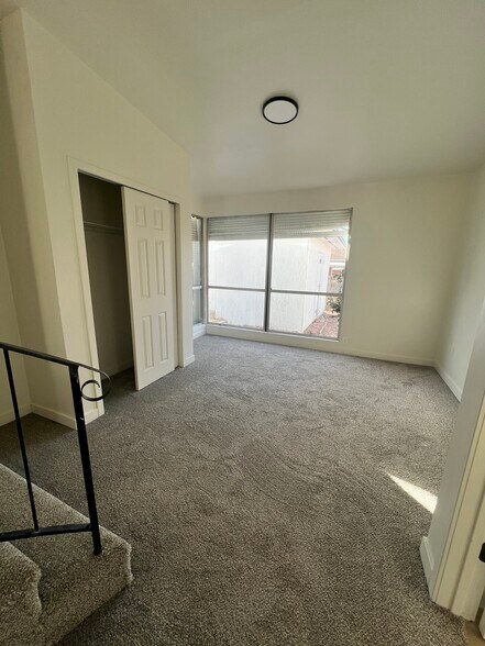 Building Photo - 8771 Oakwood St