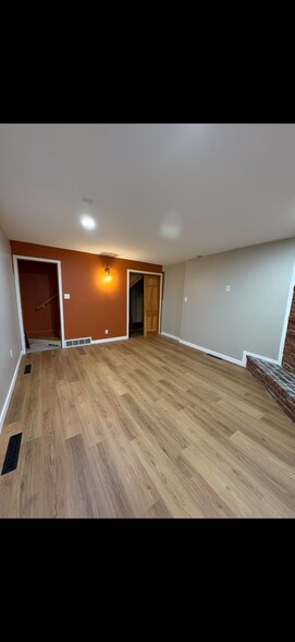 Building Photo - 18 Mount Washington Dr