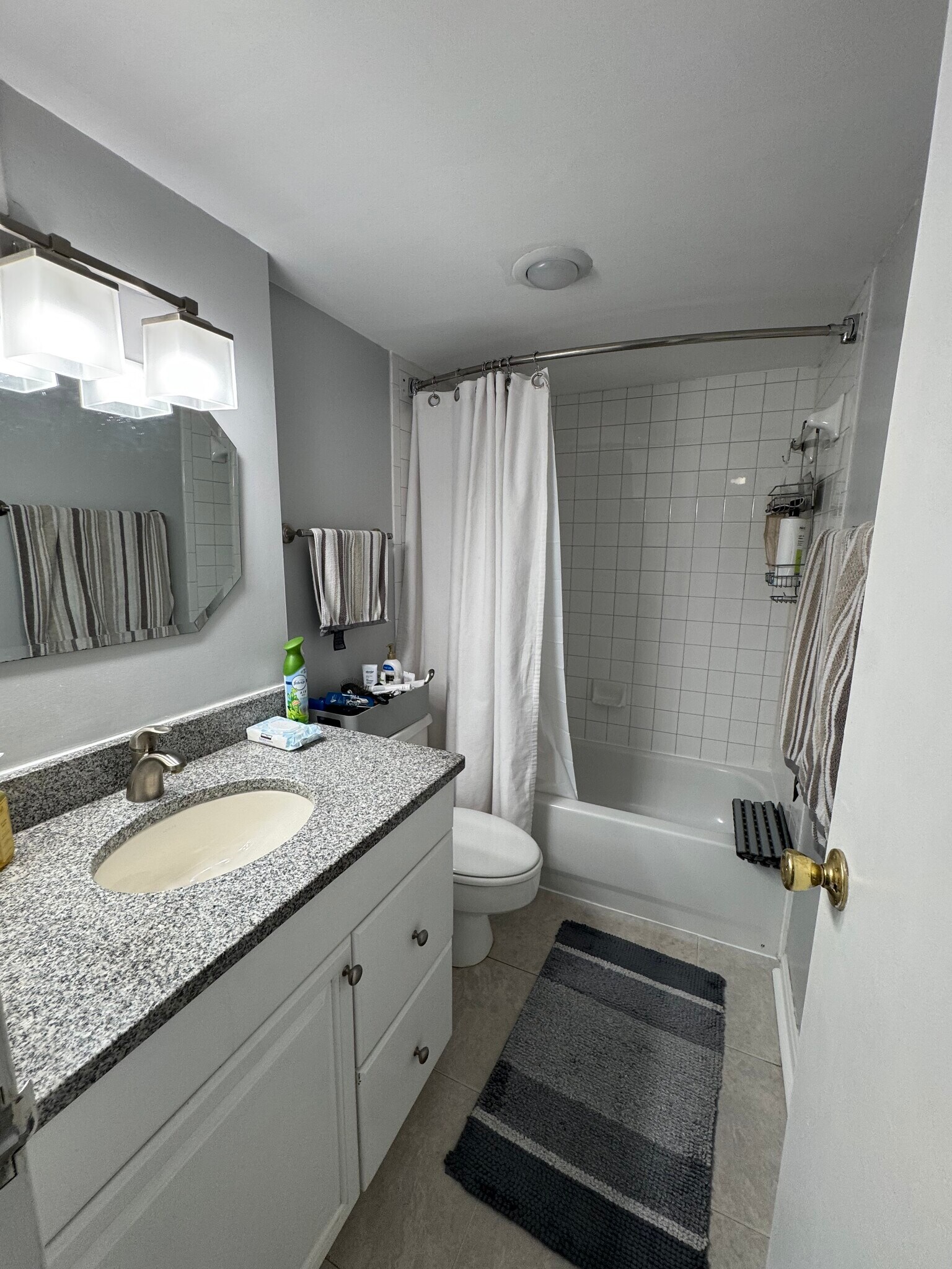 Building Photo - 6800 Fleetwood Rd