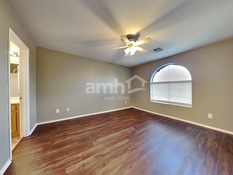 Building Photo - 14832 N 124th Ln