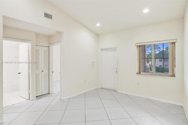 Building Photo - 2175 NW 77th Way