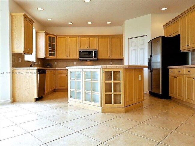 Building Photo - 5084 SW 164th Ave