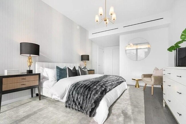 Building Photo - 320 Adolphus Ave