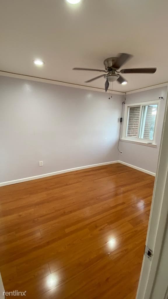 Building Photo - 3 br, 2.5 bath House - B7 Lincoln Ln