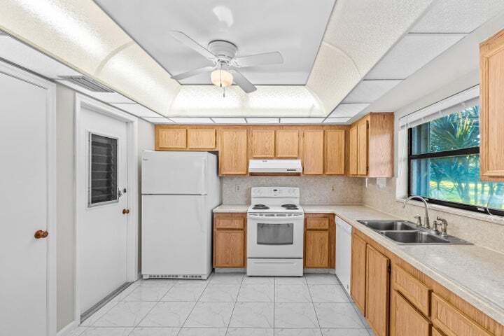 Building Photo - 4640 Rosewood Tree Ct