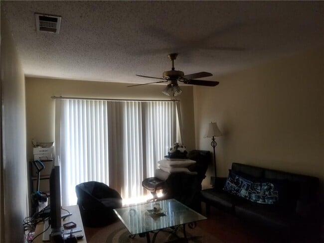 Building Photo - 3115 Helms St