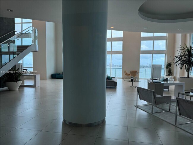 Building Photo - 1900 N Bayshore Dr