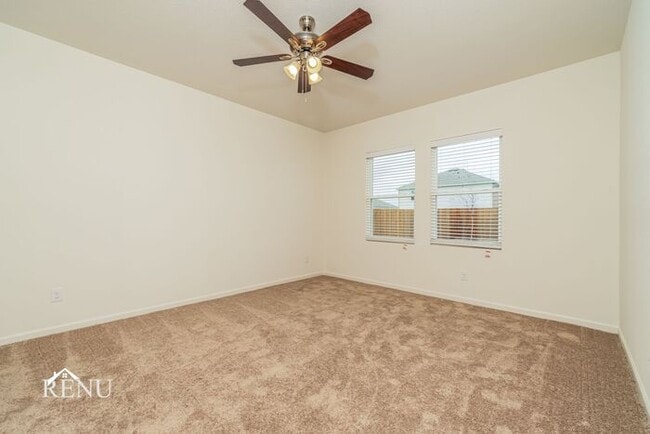 Building Photo - 554 London Dr