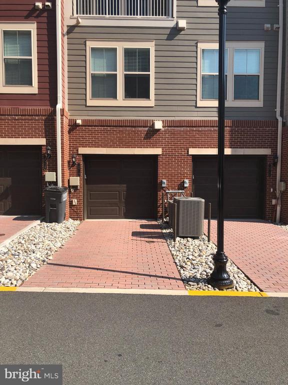 Building Photo - 10717 Viognier Terrace