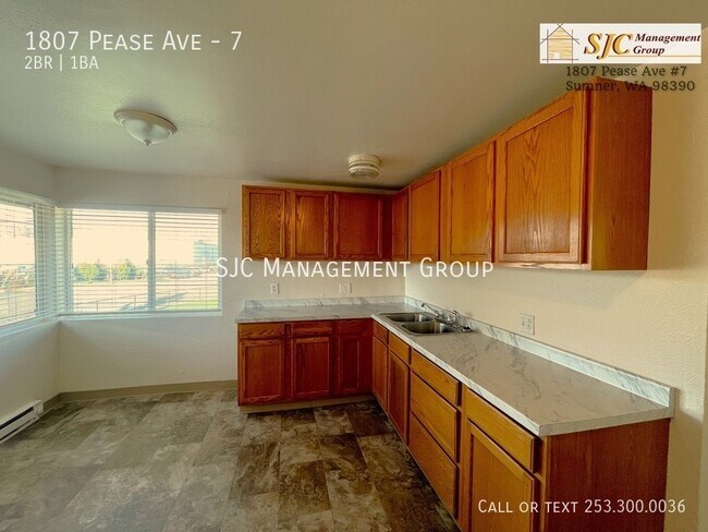 Building Photo - 1807 Pease Ave