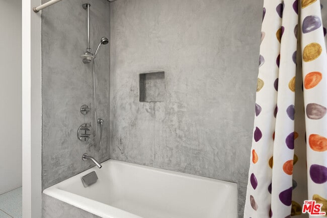 Building Photo - 710 Milwood Ave