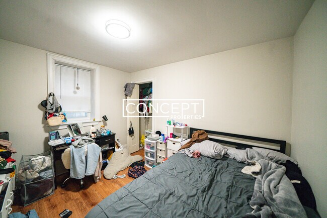 Building Photo - 719 Parker St