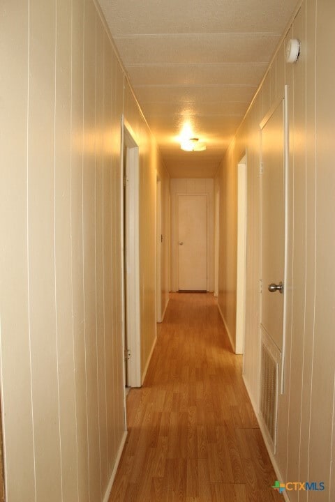 Building Photo - 1301 Anna Lee Dr